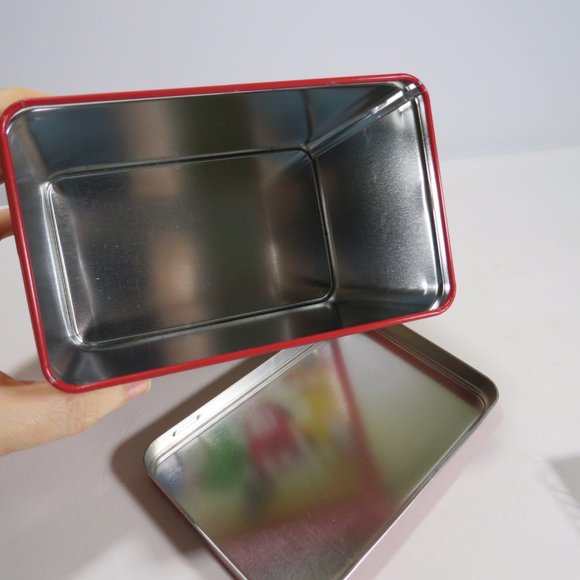 M&M "On Air" Recording Studio Metal Tin Christmas Village & Imitation Keychain - Picture 7 of 15